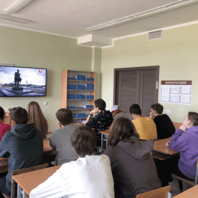 ПРОШЛИ КУРАТОРСКИЕ ЧАСЫ С ПРОСМОТРОМ И ОБСУЖДЕНИЕМ ДОКУМЕНТАЛЬНОГО ФИЛЬМА «ОНИ СЖИГАЛИ ХАТЫНЬ»
