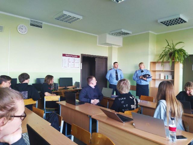 ВСТРЕЧА УЧАЩИХСЯ ВЫПУСКНОГО КУРСА С СОТРУДНИКИАМИ ОКТЯБРЬСКОГО ОТДЕЛА ДЕПАРТАМЕНТА ОХРАНЫ МВД ВСТРЕЧА УЧАЩИХСЯ ВЫПУСКНОГО КУРСА С СОТРУДНИКИАМИ ОКТЯБРЬСКОГО ОТДЕЛА ДЕПАРТАМЕНТА ОХРАНЫ МВД
