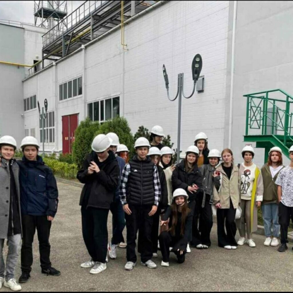 ПОСЕТИЛИ МИНИ-ТЭЦ И УЗНАЛИ МНОГО ИНТЕРЕСНОГО О РАБОТЕ ЭЛЕКТРОСТАНЦИИ