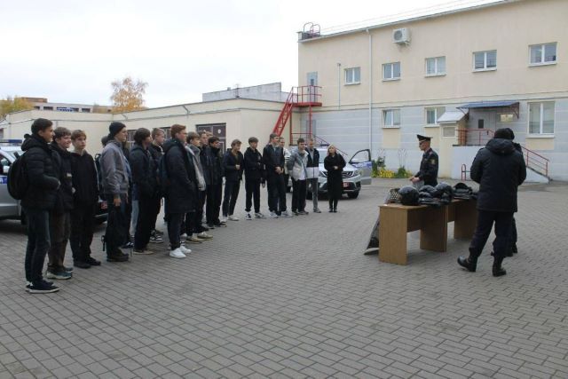 ЗНАКОМСТВО С РАБОТОЙ ДЕПАРТАМЕНТА ОХРАНЫ ОКТЯБРЬСКОГО РАЙОНА ЗНАКОМСТВО С РАБОТОЙ ДЕПАРТАМЕНТА ОХРАНЫ ОКТЯБРЬСКОГО РАЙОНА