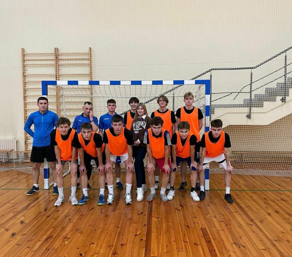 ТОВАРИЩЕСКАЯ ВСТРЕЧА ПО МИНИ-ФУТБОЛУ УЧАЩИХСЯ КОЛЛЕДЖА И СОТРУДНИКОВ ОТДЕЛА ДЕПАРТАМЕНТА ОХРАНЫ ОКТЯБРЬСКОГО РАЙОНА