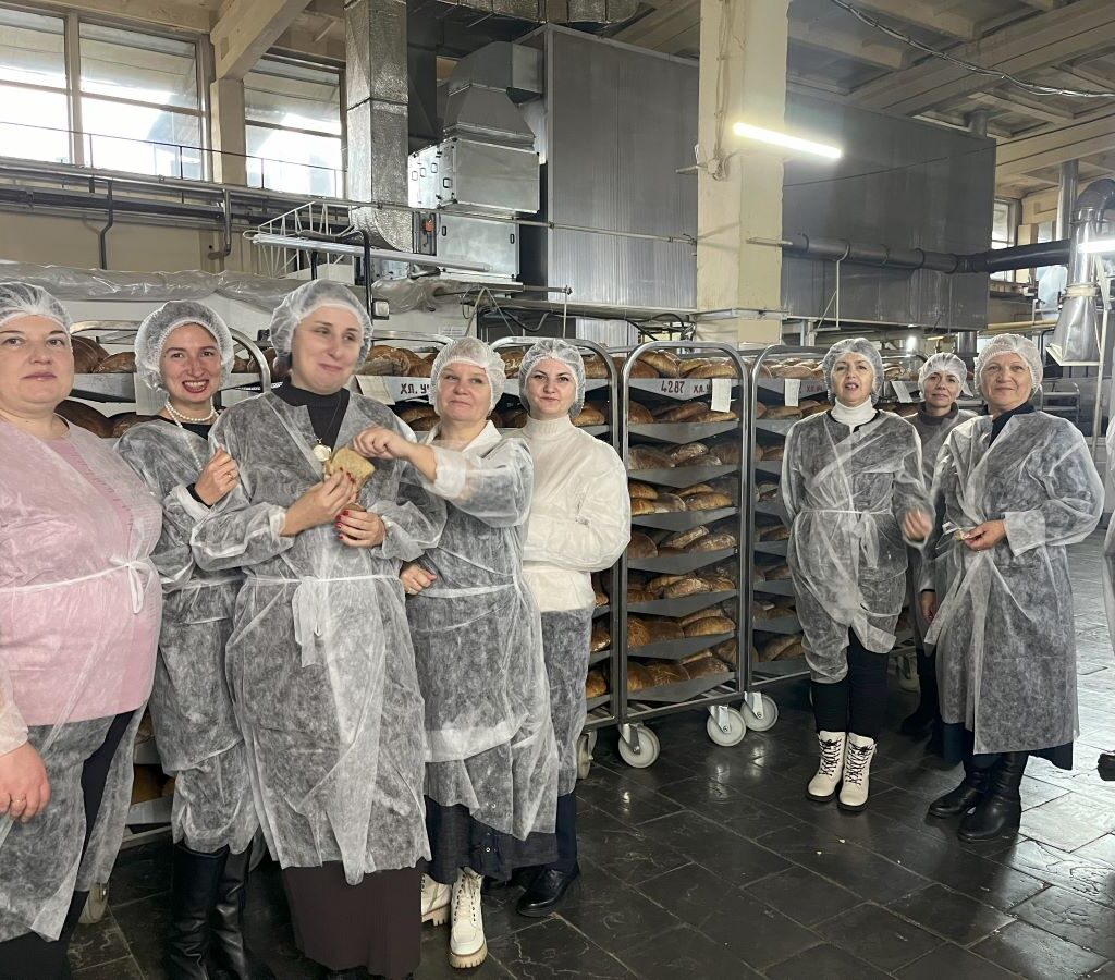 ЭКСКУРСИЯ СОТРУДНИКОВ КОЛЛЕДЖА ПО МИНСКОМУ ХЛЕБОЗАВОДУ № 5