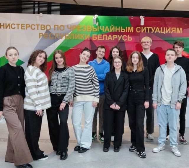 УЧАЩИЕСЯ ПРОВЕЛИ СВОБОДНОЕ ОТ ЗАНЯТИЙ ВРЕМЯ В ЦЕНТРЕ БЕЗОПАСНОСТИ МЧС УЧАЩИЕСЯ ПРОВЕЛИ СВОБОДНОЕ ОТ ЗАНЯТИЙ ВРЕМЯ В ЦЕНТРЕ БЕЗОПАСНОСТИ МЧС