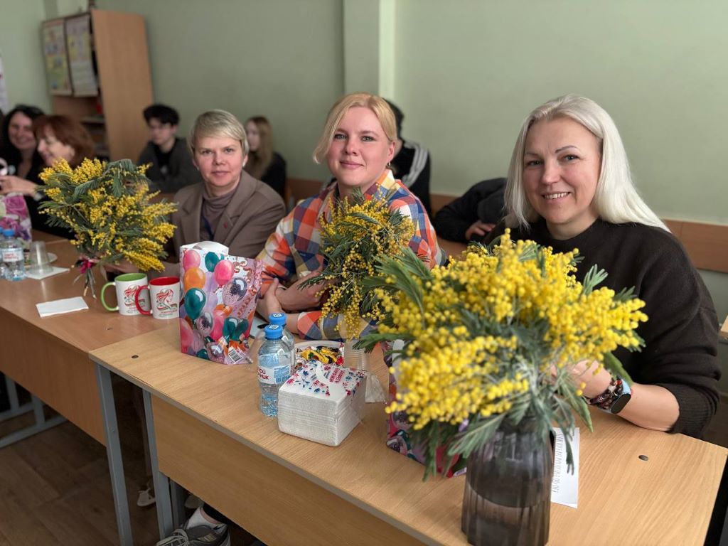 В преддверии Международного женского кураторский час «Весна. Мама. Женщина»