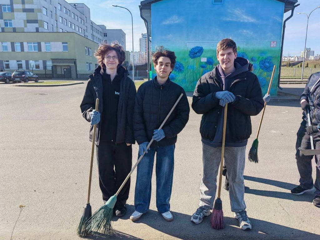 Чистота как стандарт: группа Т-592 поддержала общеколледжный субботник