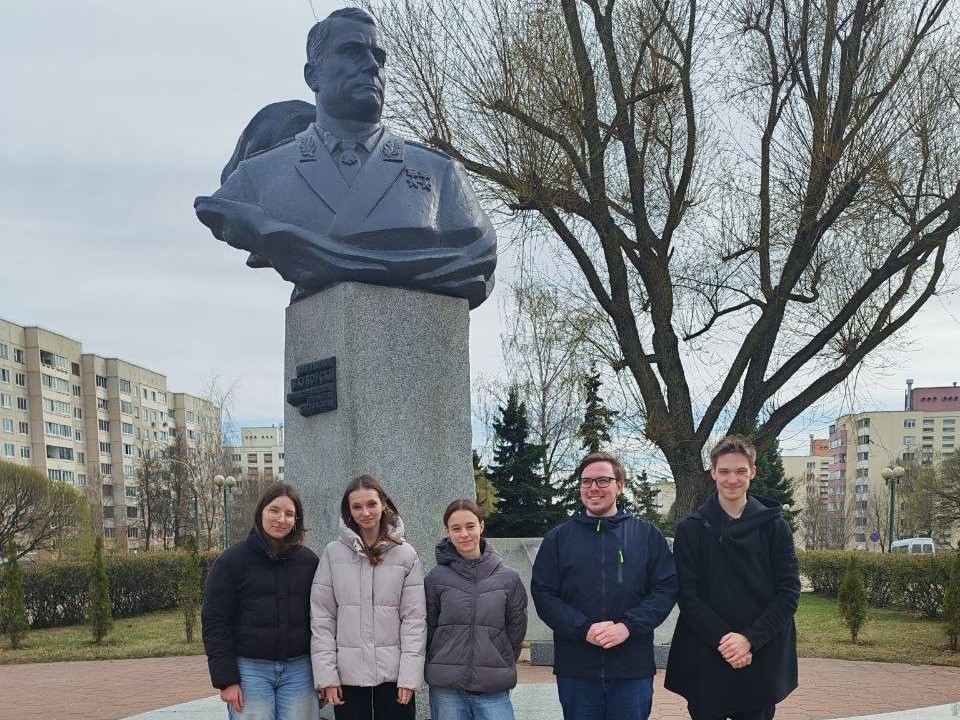 Учащиеся колледжа почтили память маршала Ивана Якубовского в рамках акции «30 дней до Победы»