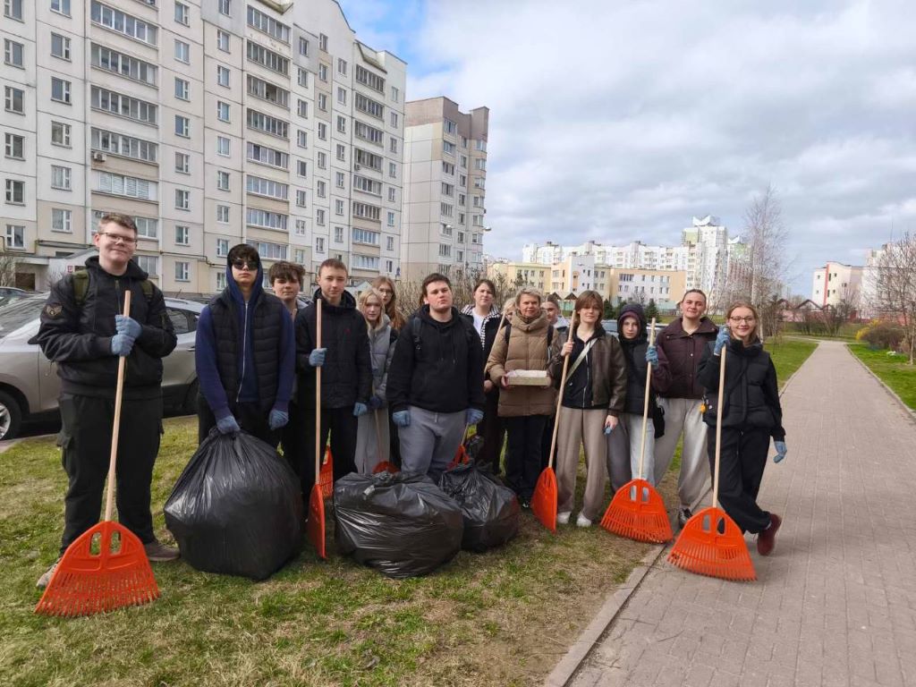 «Суббота активная — суббота спортивная!»: учащиеся колледжа приняли участие в тематическом субботнике