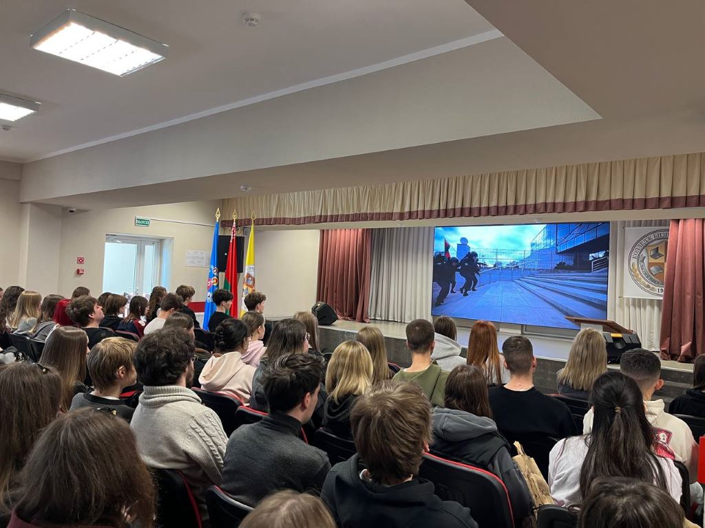 Выбор пути: в колледже прошла профориентационная встреча с представителями СК и МВД